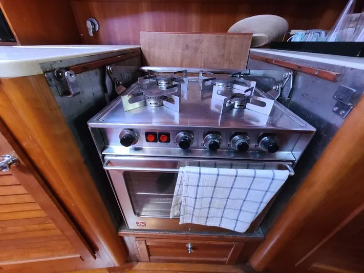 Taita I Yacht Photos Pics 