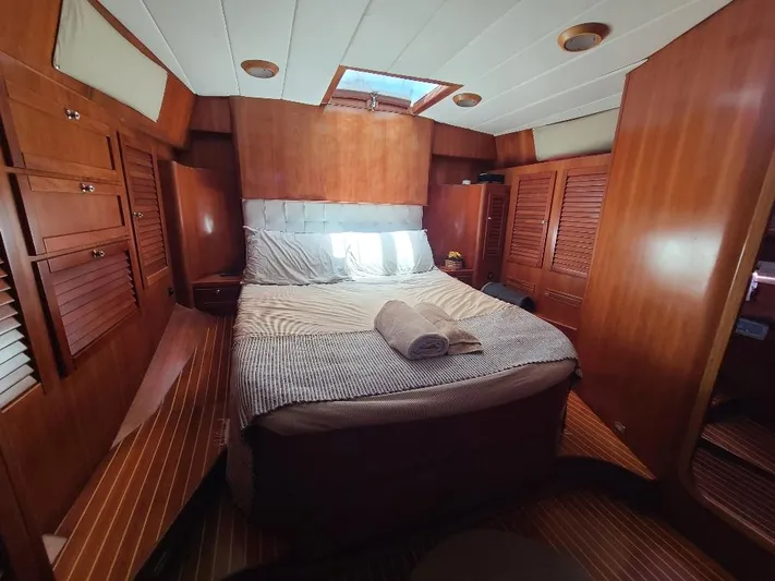 Taita I Yacht Photos Pics 