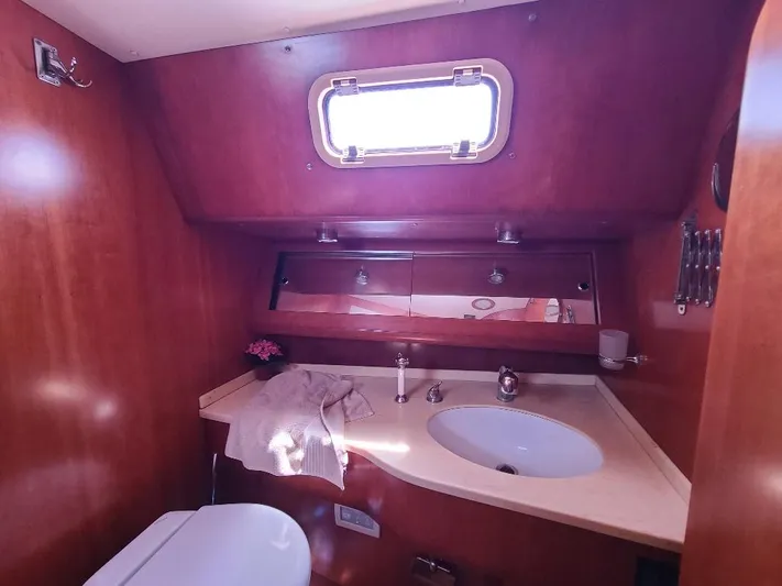 Taita I Yacht Photos Pics 