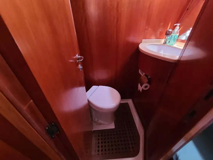 Taita I Yacht Photos Pics 