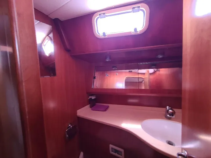 Taita I Yacht Photos Pics 