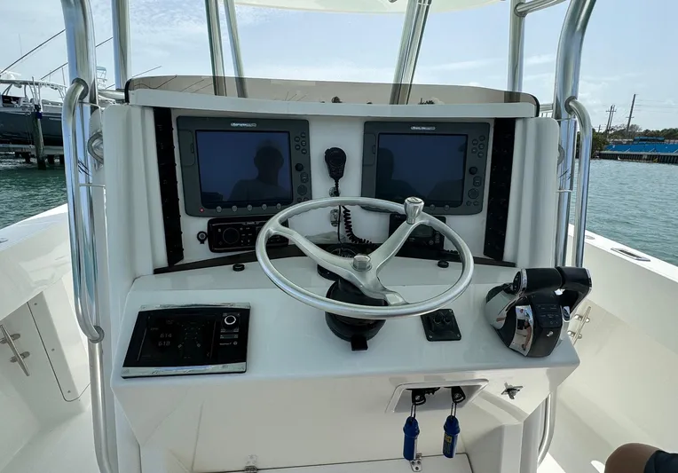 Reel Lucky Yacht Photos Pics 