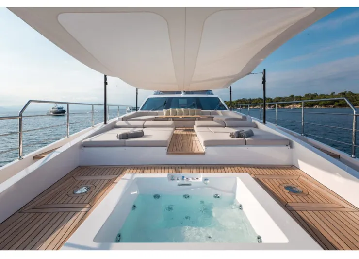 Dyamond Yacht Photos Pics 