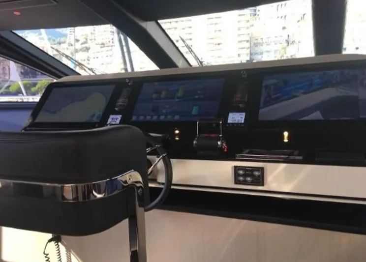 Dyamond Yacht Photos Pics 