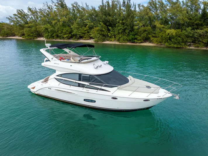Crescendo Yacht Photos Pics 