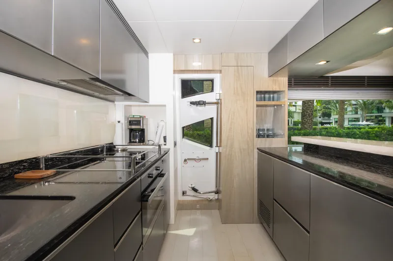 Satisfaction Yacht Photos Pics 