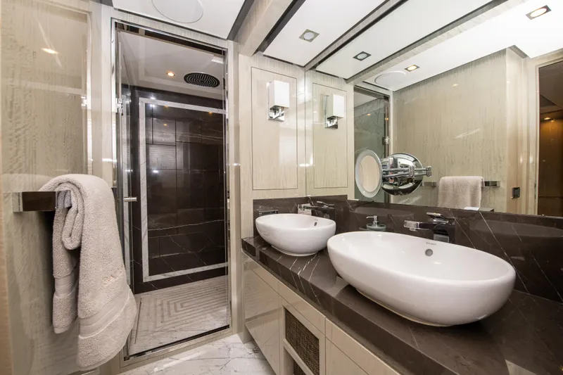 Satisfaction Yacht Photos Pics 