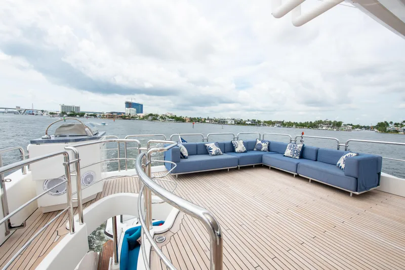 Satisfaction Yacht Photos Pics 