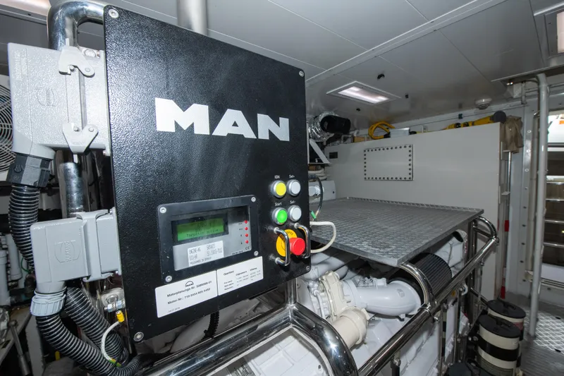 Satisfaction Yacht Photos Pics 