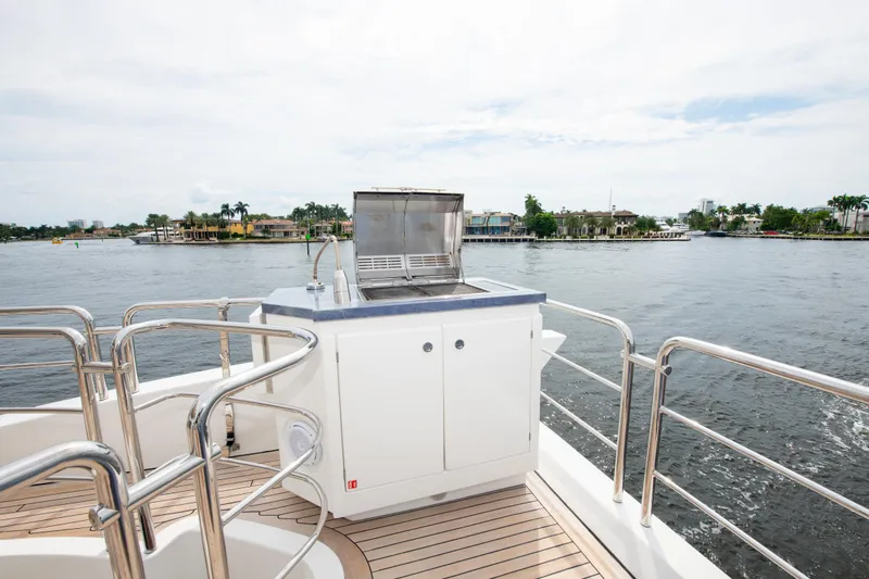 Satisfaction Yacht Photos Pics 