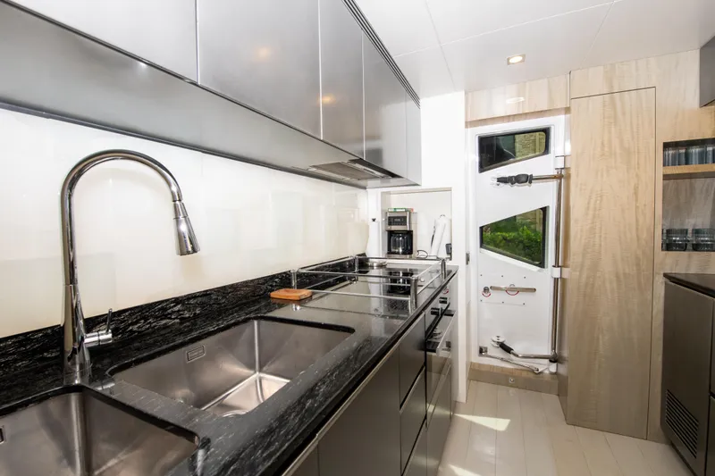 Satisfaction Yacht Photos Pics 