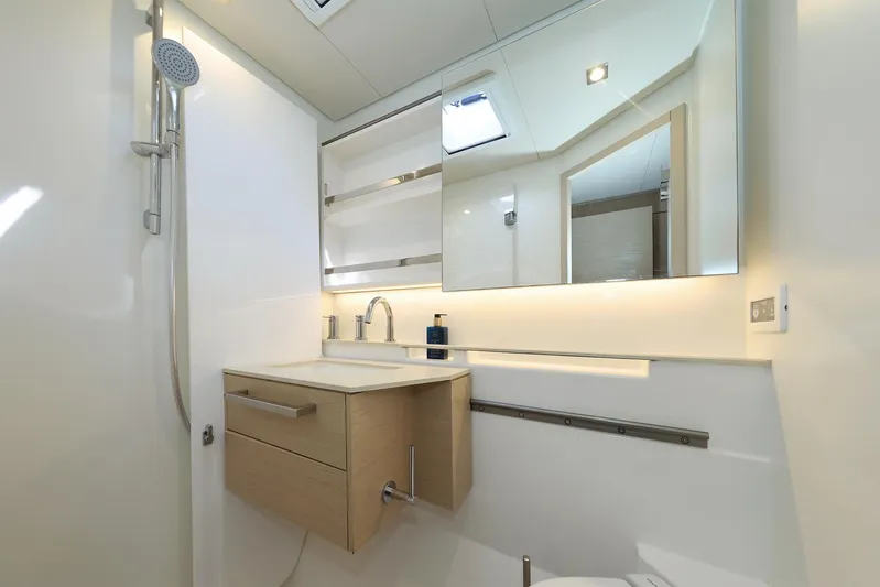 Saliska Yacht Photos Pics 