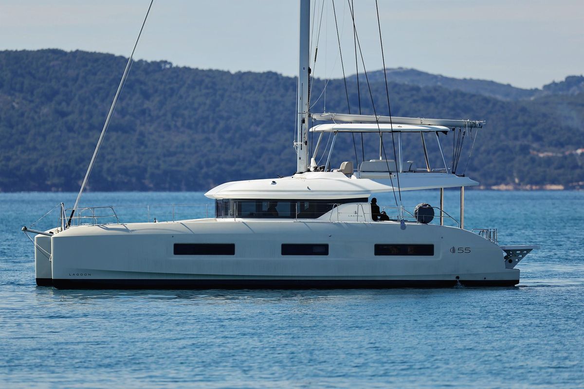 2023 Lagoon 54 