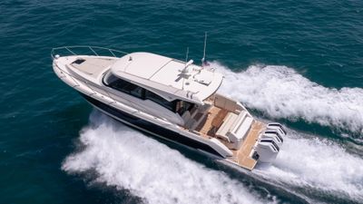 Yacht