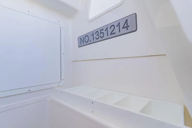  Yacht Photos Pics Interior of 2025 SeaVee 370Z boat with registration number 1351214.