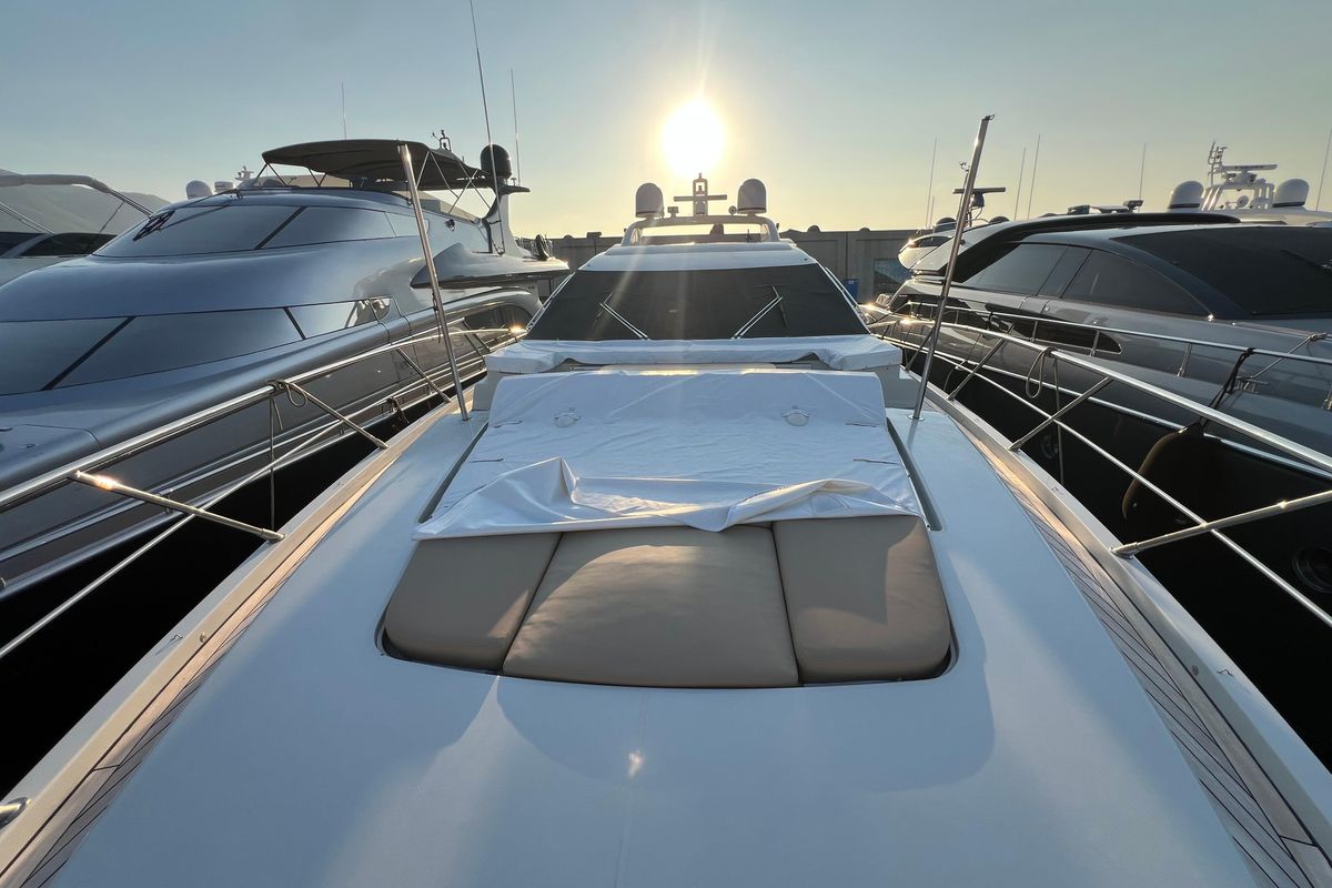 2006 Azimut 78 