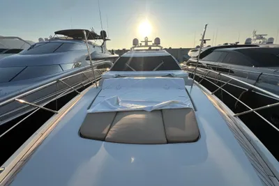 Azimut 86S