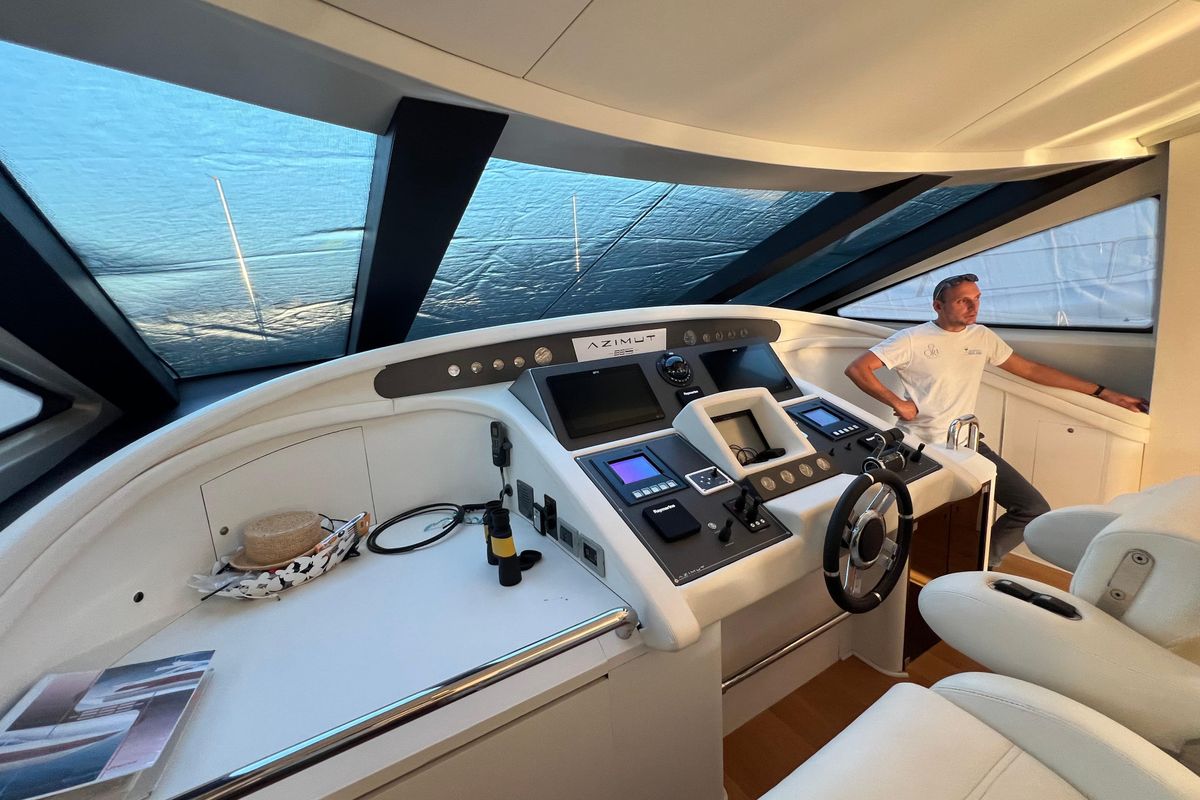 2006 Azimut 78 