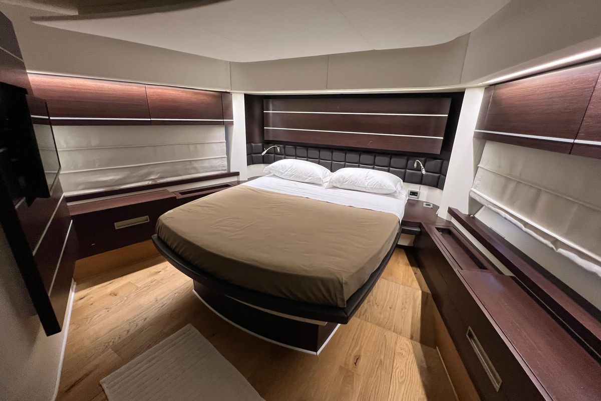 2006 Azimut 78 