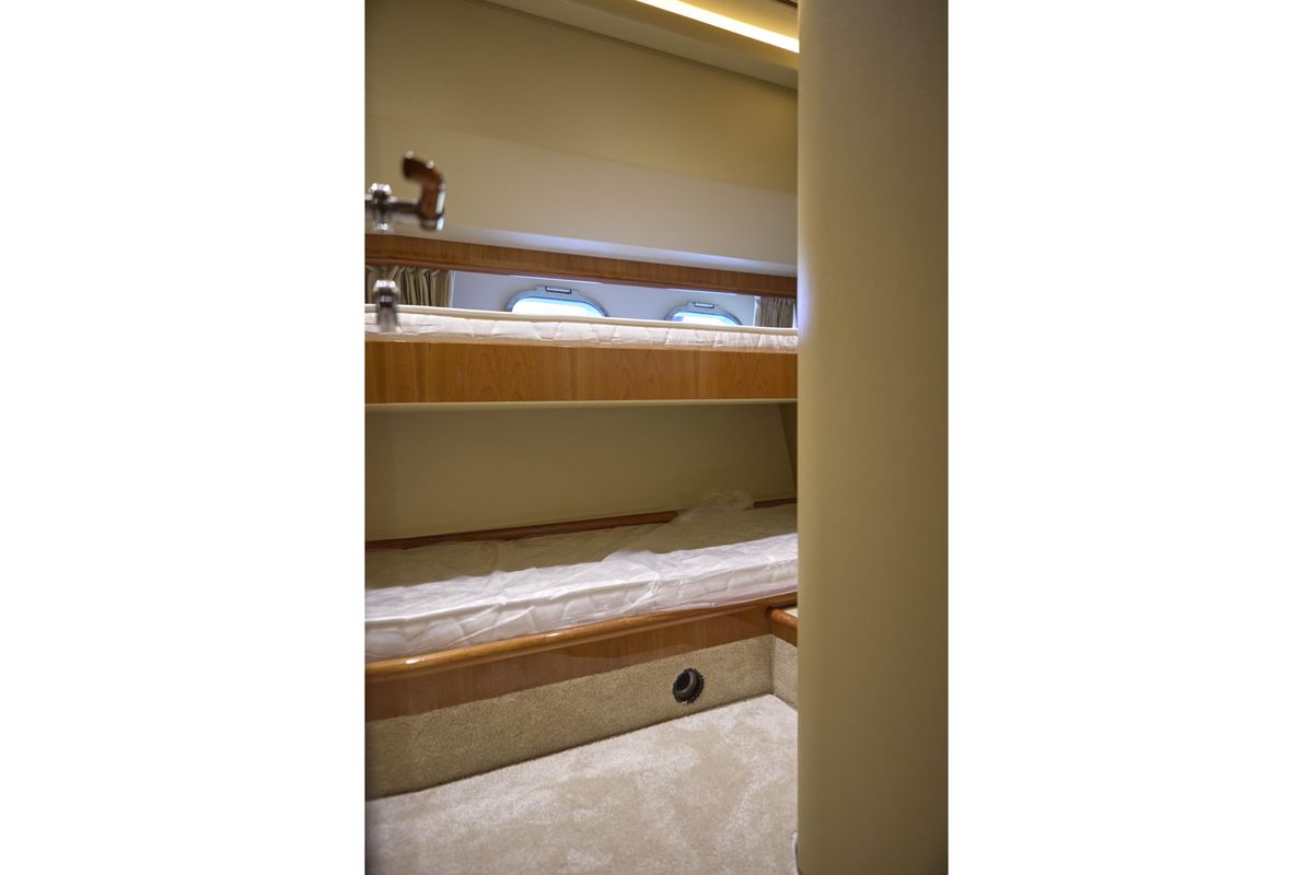 2004 Ferretti Yachts 67 