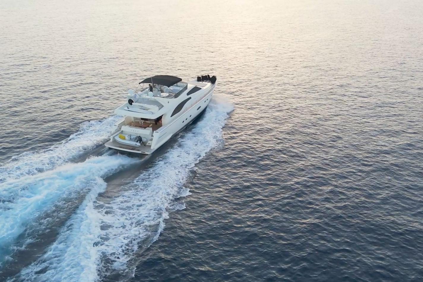 2004 Ferretti Yachts 680