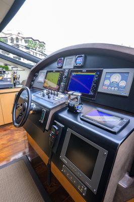 Yacht