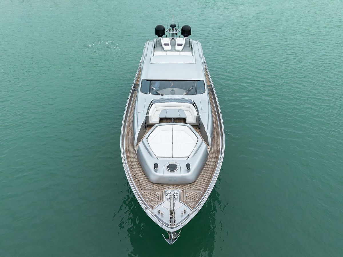 2009 Pershing 90 