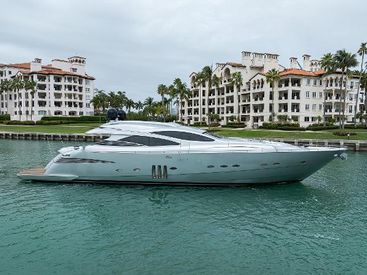 2009 90' Pershing-90 Express Miami Beach, FL, US