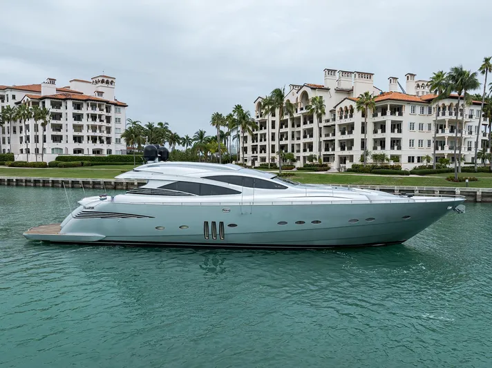 Miura Yacht Photos Pics 