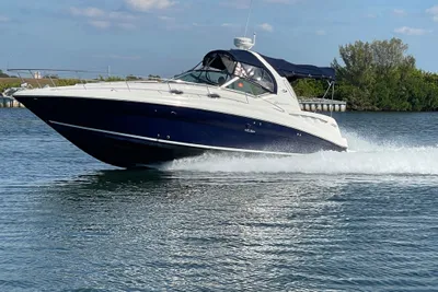2005 Sea Ray 320 Sundancer