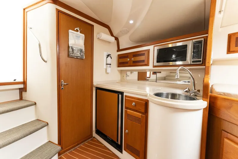 Ramble On Yacht Photos Pics 