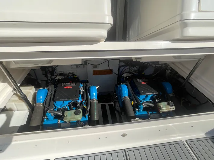 Vanish Yacht Photos Pics 