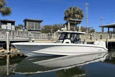 Boston Whaler 330 Outrage