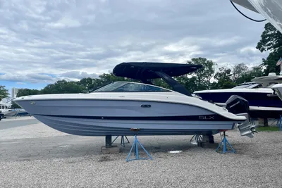 Sea Ray SLX 260 Outboard