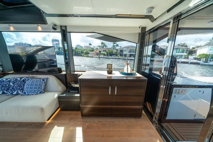 Lorena Yacht Photos Pics 2022 Sunseeker Predator 65 - Image 22