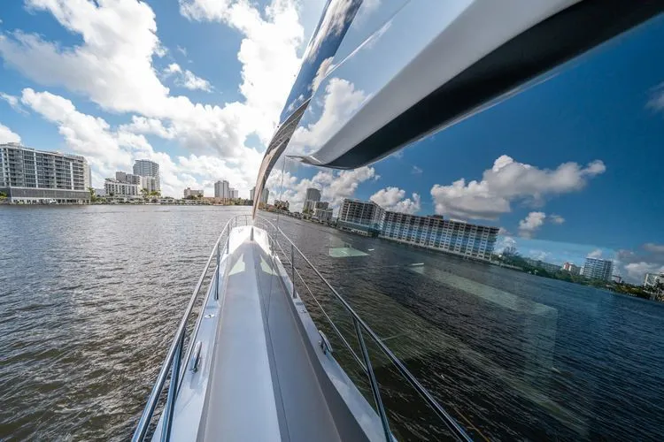 Lorena Yacht Photos Pics 2022 Sunseeker Predator 65 - Image 59