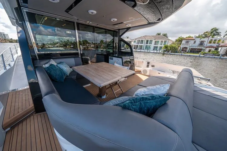 Lorena Yacht Photos Pics 2022 Sunseeker Predator 65 - Image 11