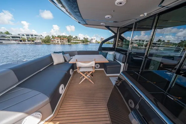Lorena Yacht Photos Pics 2022 Sunseeker Predator 65 - Image 13