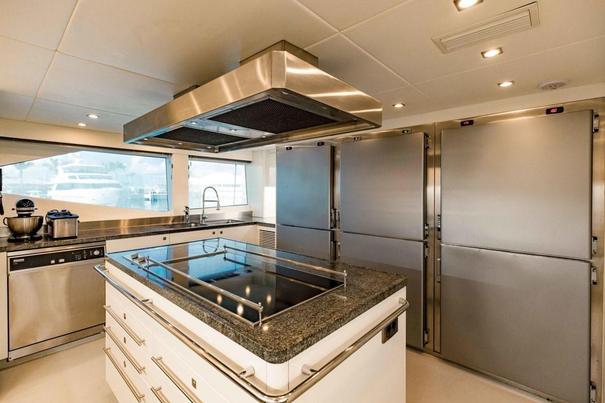 2012 Sunseeker 131 
