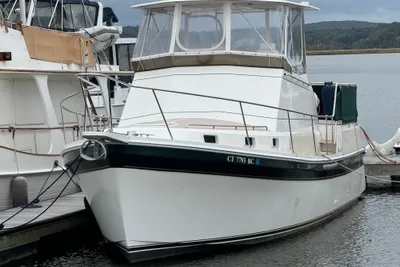 Nauset 33 BRIDGE DECK