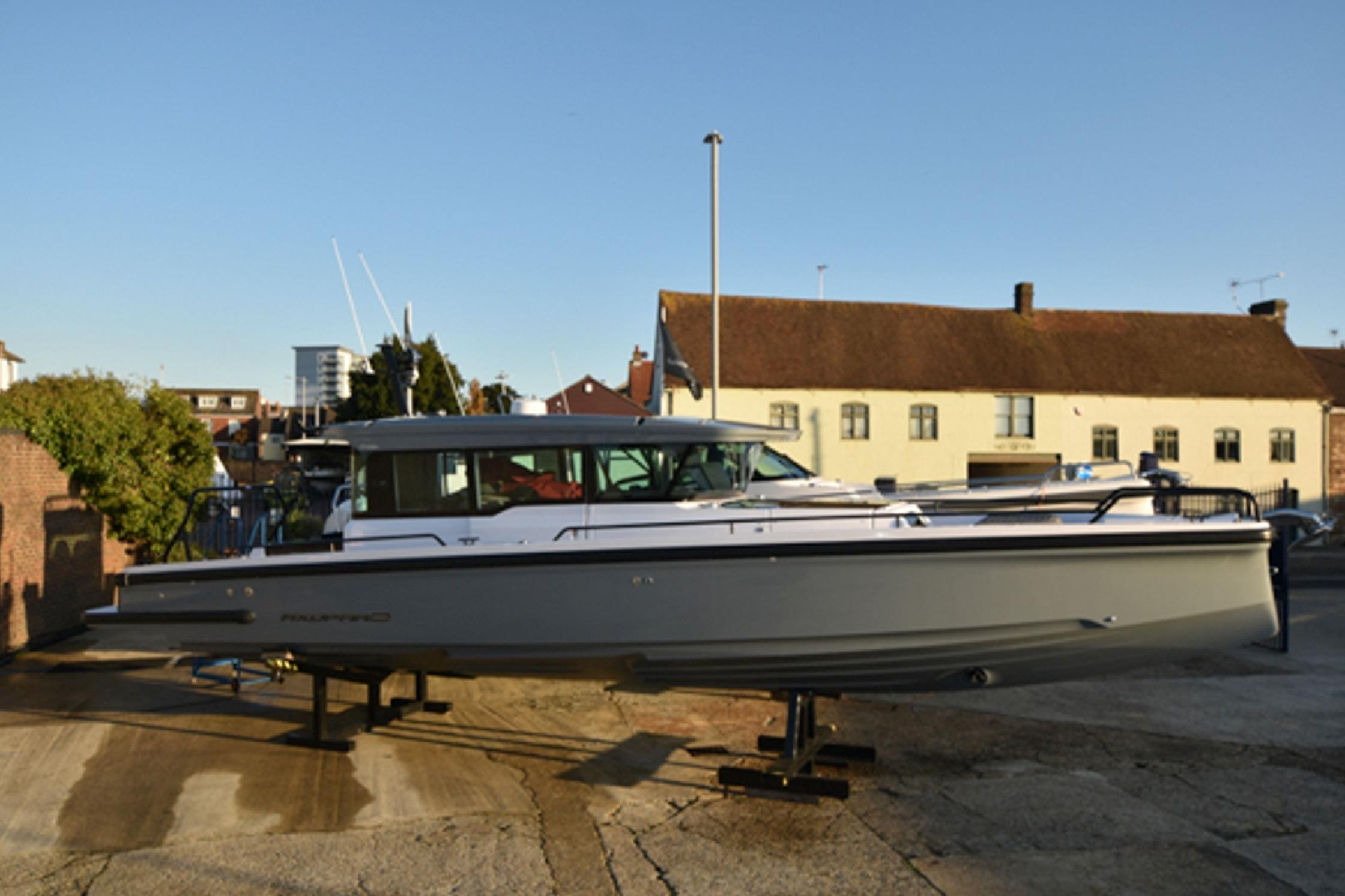 Axopar 37 XC CROSS CABIN