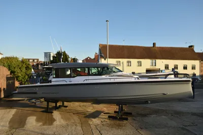 2021 Axopar 37 XC CROSS CABIN