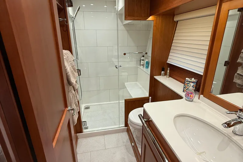  Yacht Photos Pics Large Head and Shower for Master Cabin