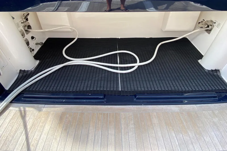  Yacht Photos Pics Storage Garage at Transom