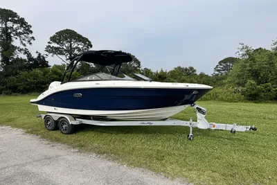 Sea Ray SPX 210 Outboard