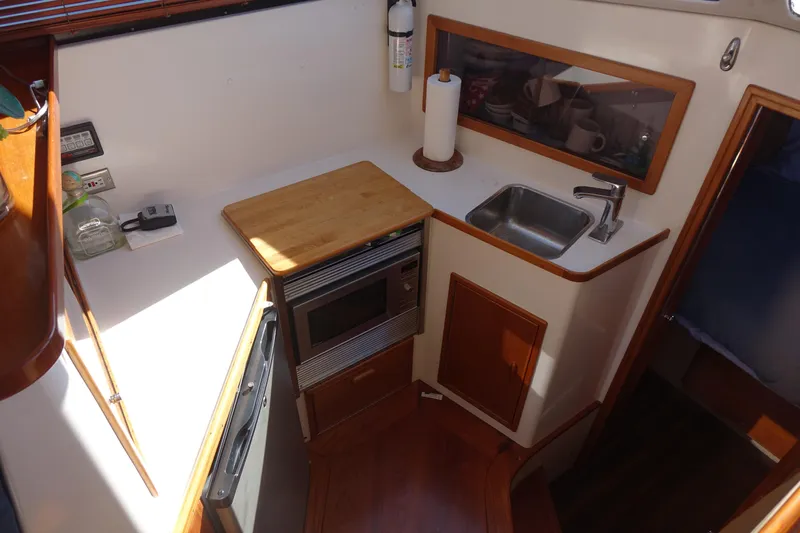 Instigator Yacht Photos Pics 