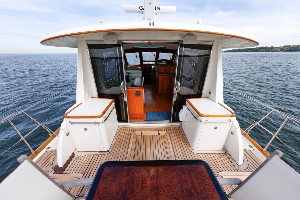 2009 Hunt Yachts 52 