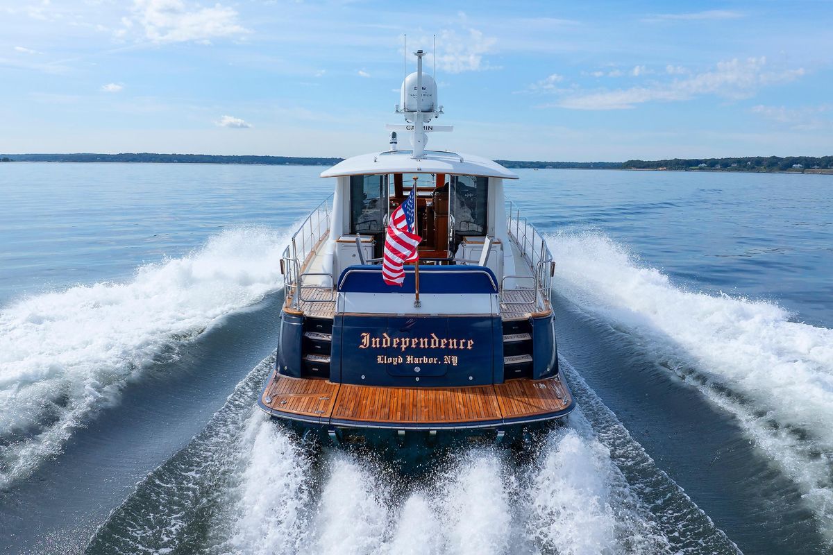 2009 Hunt Yachts 52 
