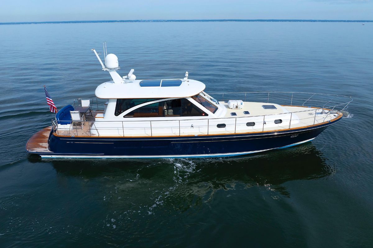 2009 Hunt Yachts 52 