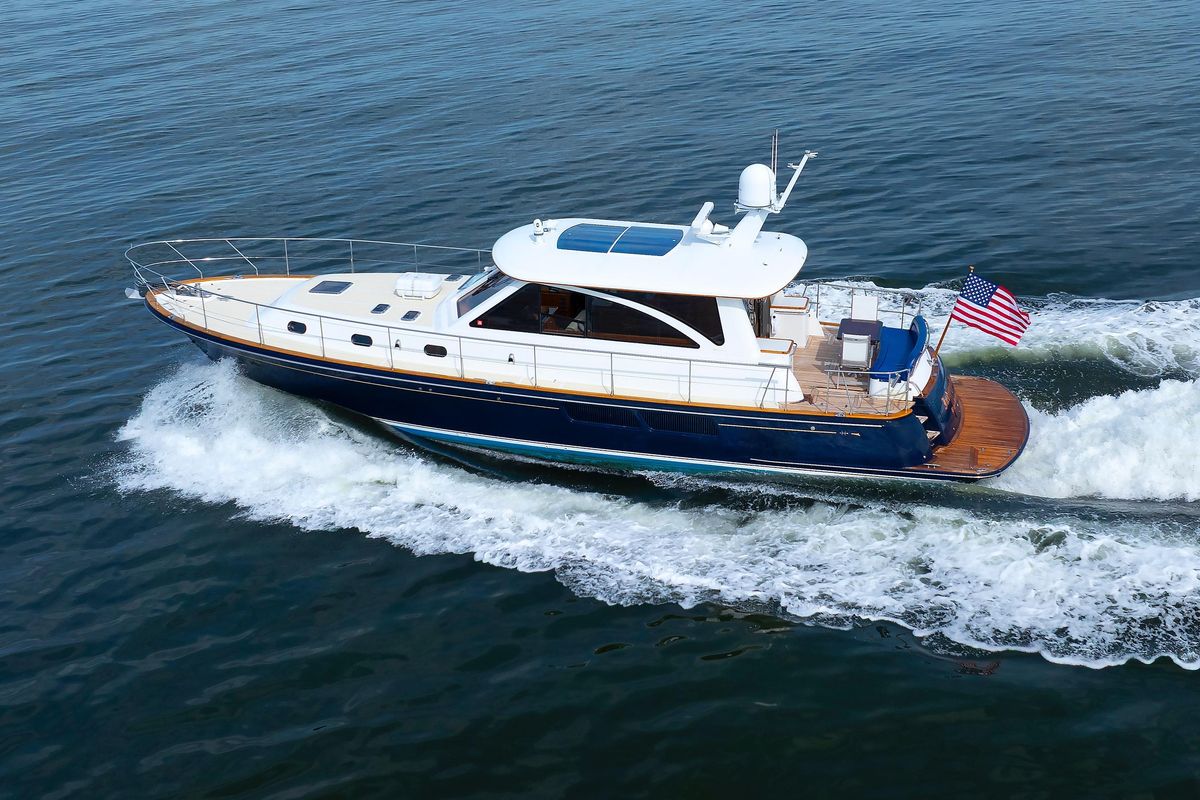 2009 Hunt Yachts 52 